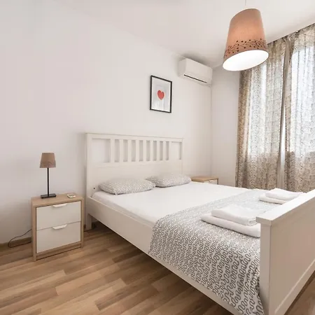 Top Central Apartment Near The Sea Garden Appartamento