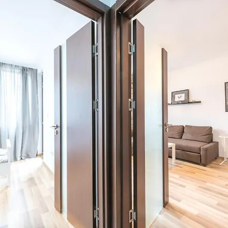 Top Central Apartment Near The Sea Garden * Varna