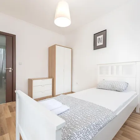 Top Central Apartment Near The Sea Garden Varna