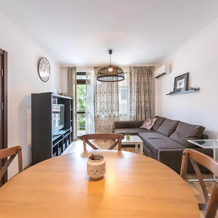 Top Central Apartment Near The Sea Garden *