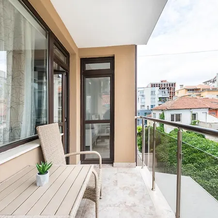 Top Central Apartment Near The Sea Garden Appartamento Varna